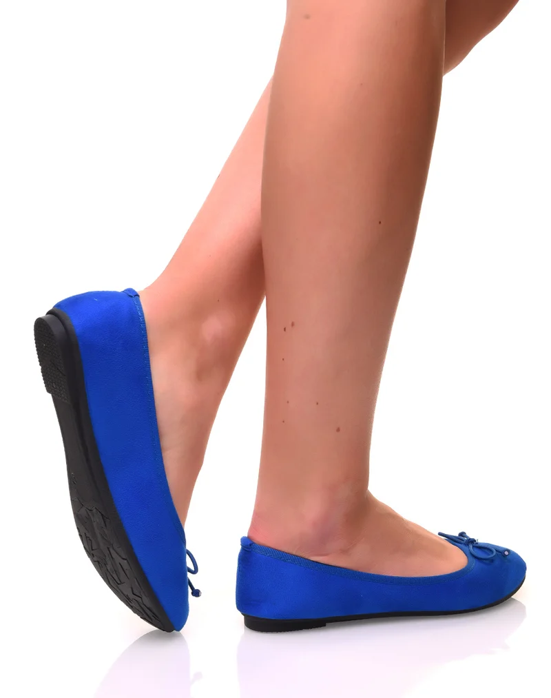 Ballerines bleues claires en suédine à petits noeuds