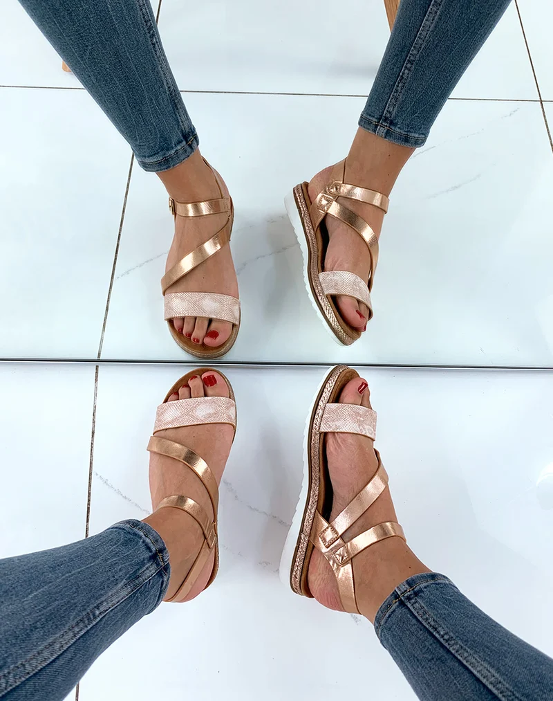 Nu-pieds champagnes à lanière wild