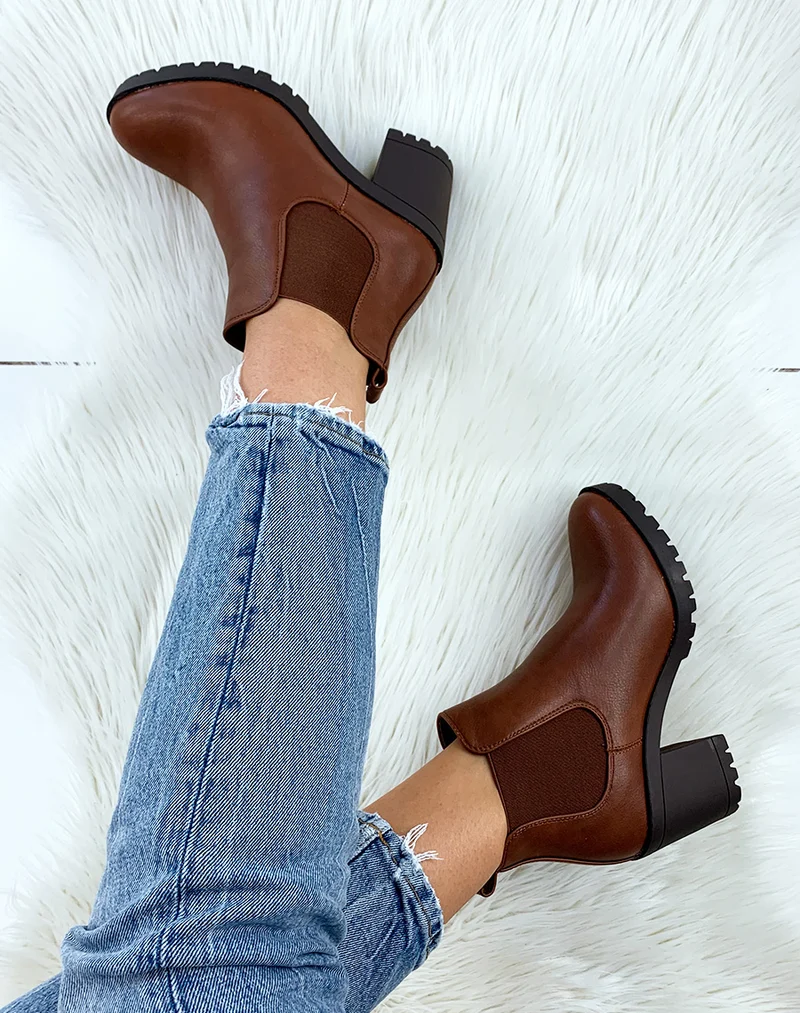 Bottines basses à talon camel