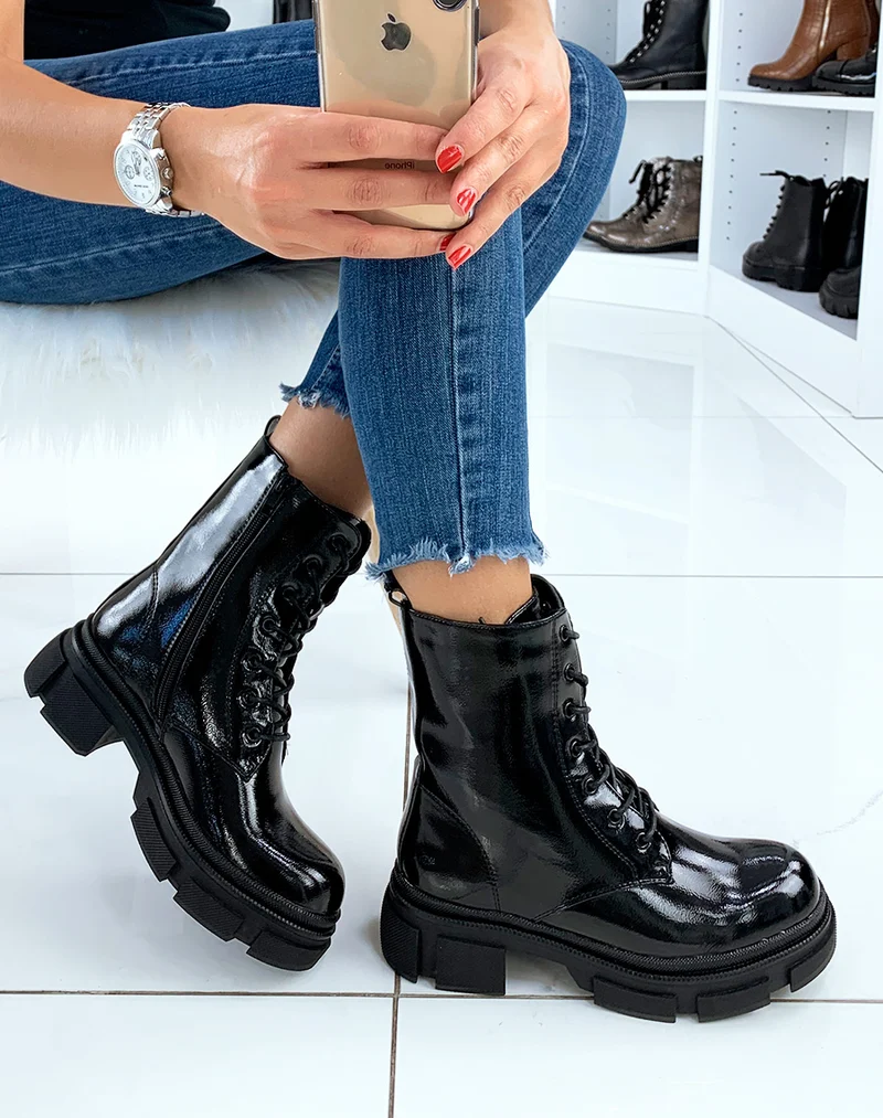 Bottines vernies noires montante à lacet fin