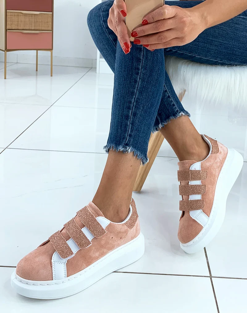 Baskets en suédine rose avec scratchs à plateforme