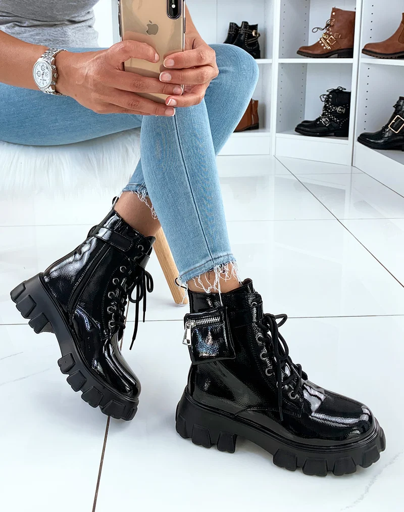 Bottines noires vernis à petite pochette