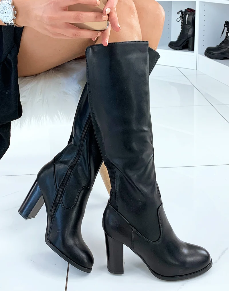 Bottes noires à talons et à bout rond