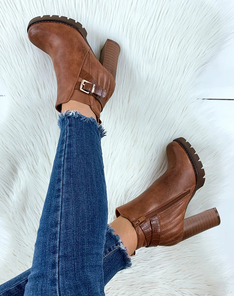 Bottines à talon camel à lanière