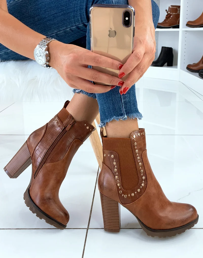 Bottines camel à clou et talon
