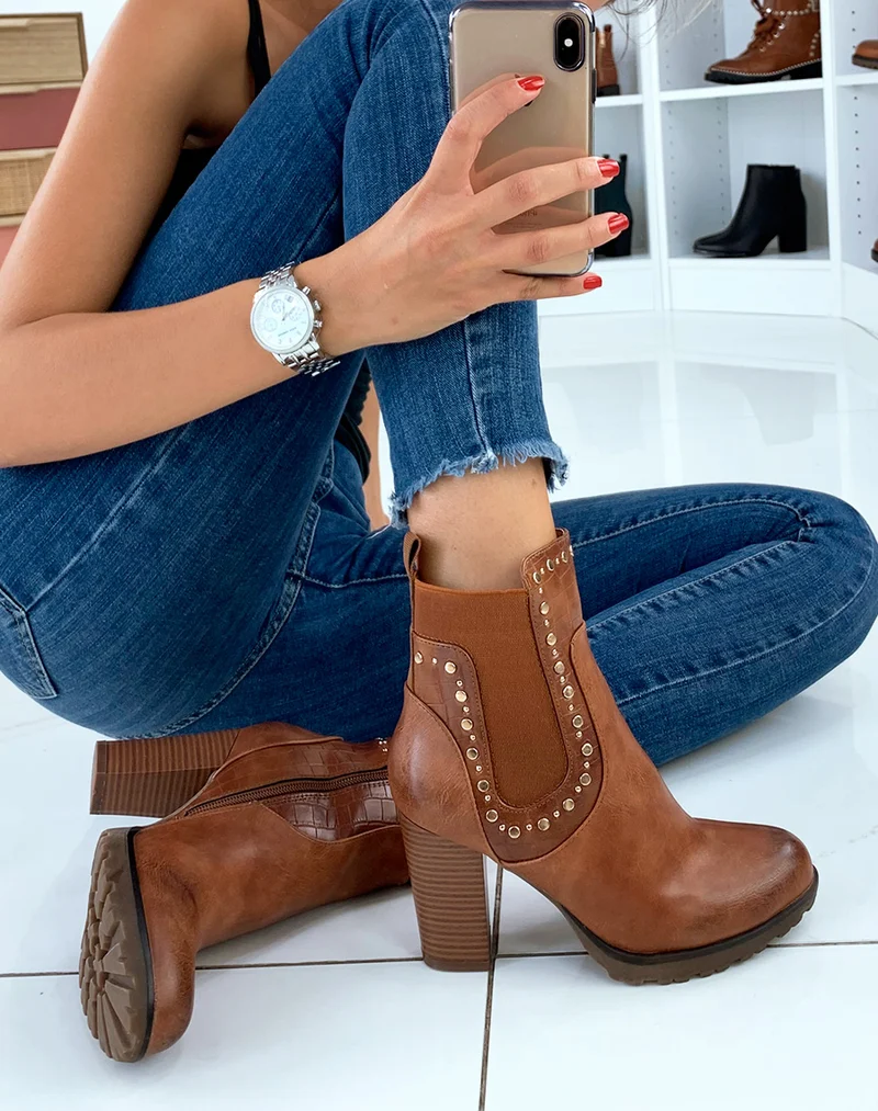 Bottines camel à clou et talon