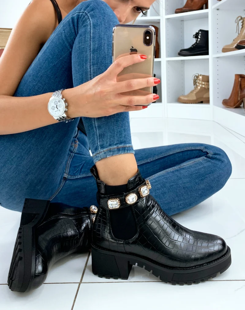 Bottines noires à talons mi-haut