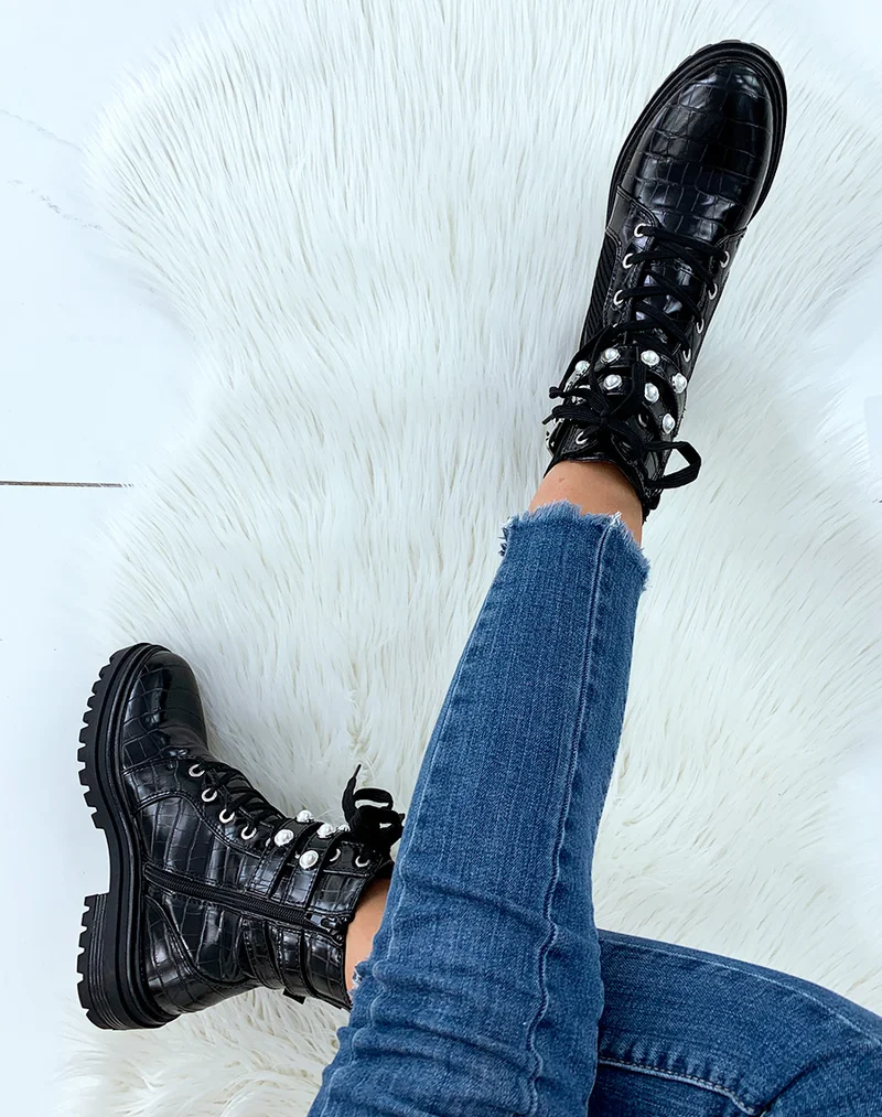 Bottines montantes noires effet croco