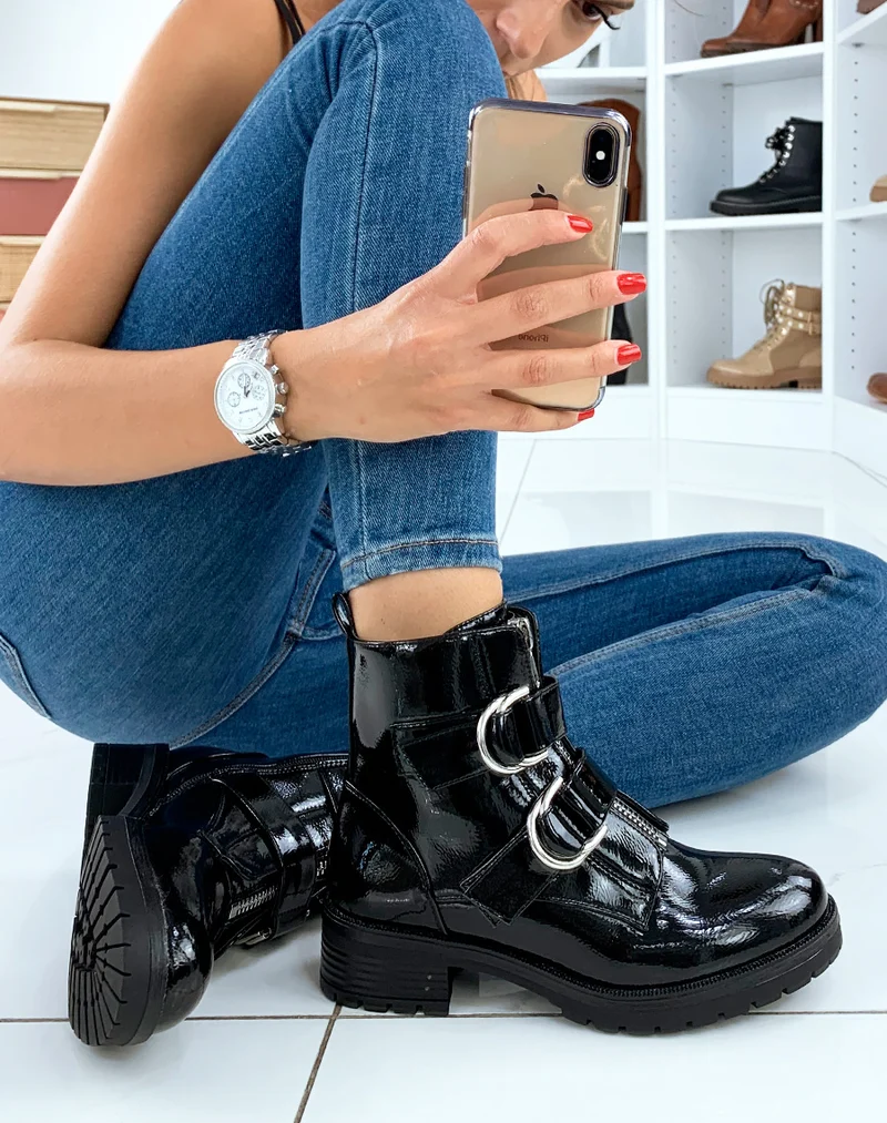 Bottines noires vernies à lanières