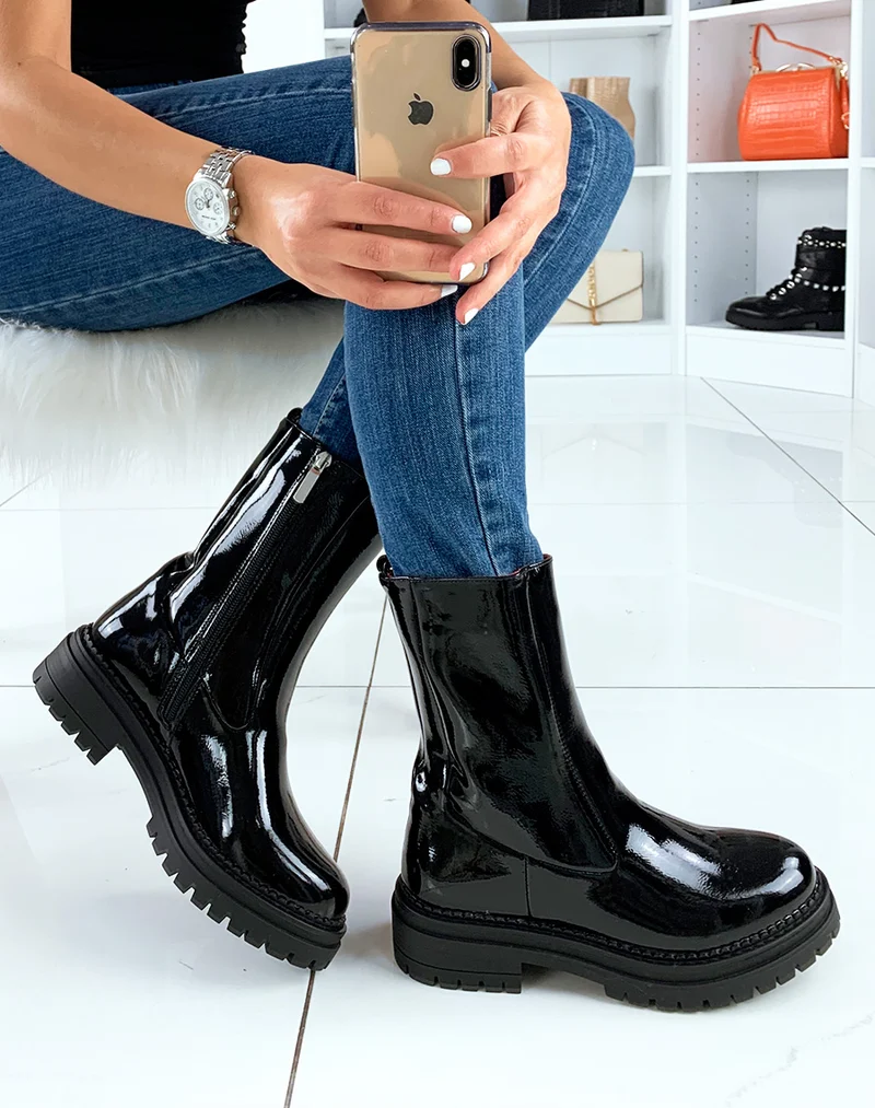 Bottes vernies noires à plateforme épaisse et crantée
