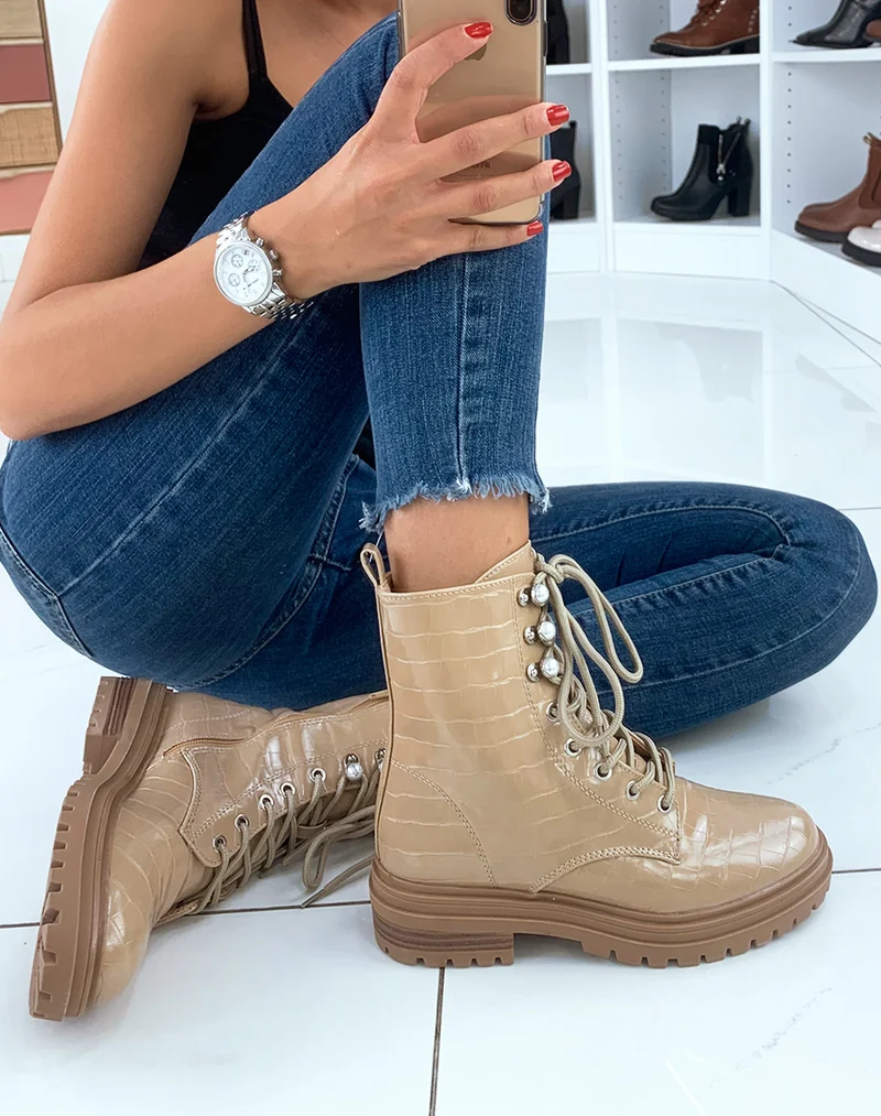 Bottines montantes beiges effet croco