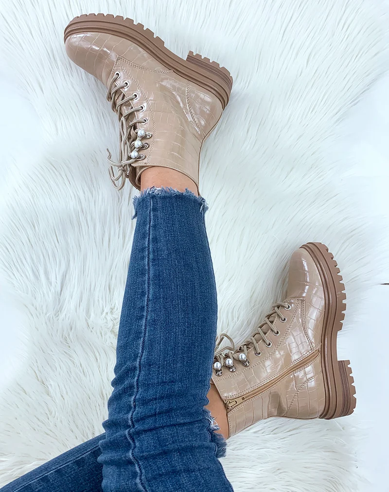 Bottines montantes beiges effet croco