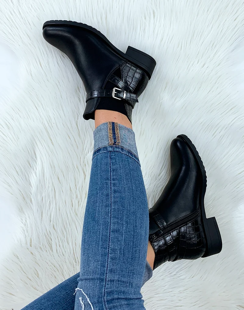 Bottines basses noires effet croco