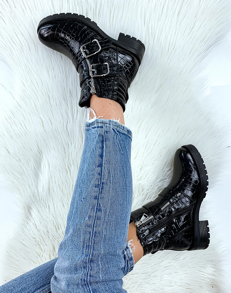 Bottines montantes vernies noires croco avec deux boucles