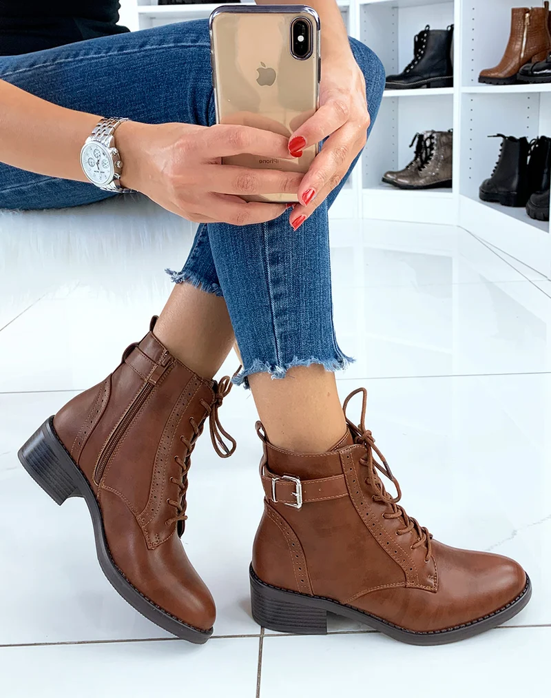 Bottines camel effet derbies