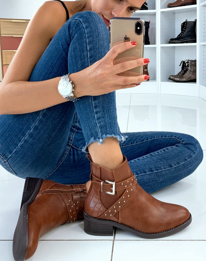 Bottines basses camel à clous