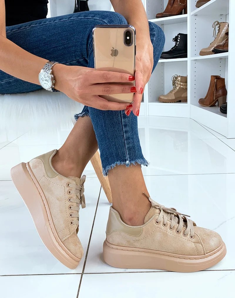 Baskets en suédine beige à plateforme