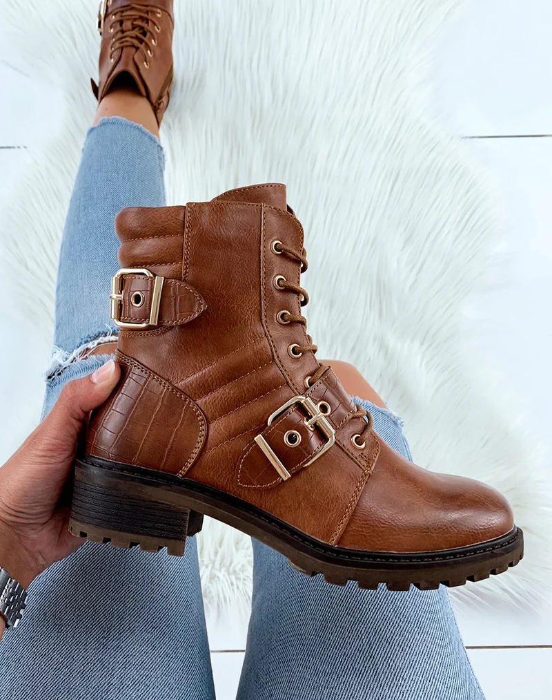 Bottines camel matelassé avec lanières effet croco