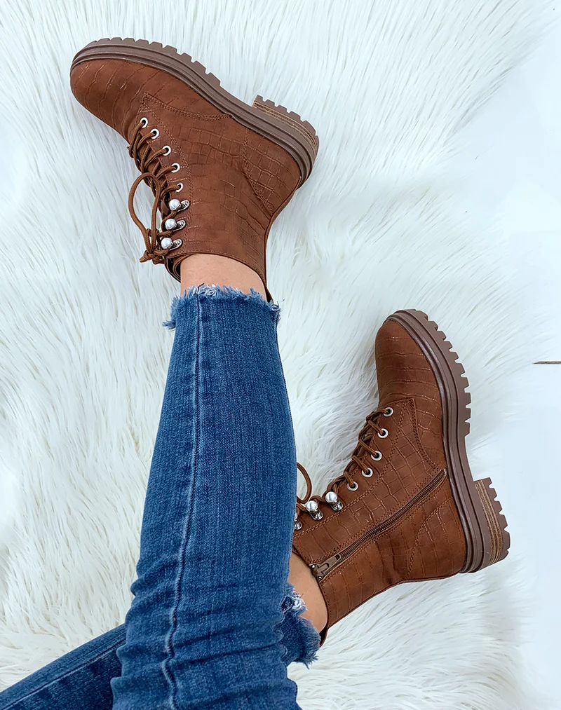 Bottines montantes camel effet croco