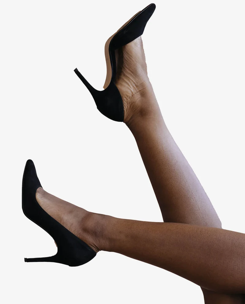 Women Black Solid Pumps