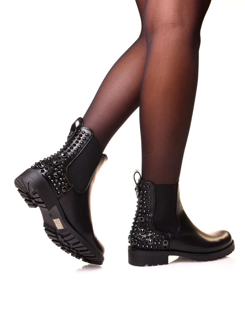 Chelsea boots noires ajouré de clous et de strass noirs