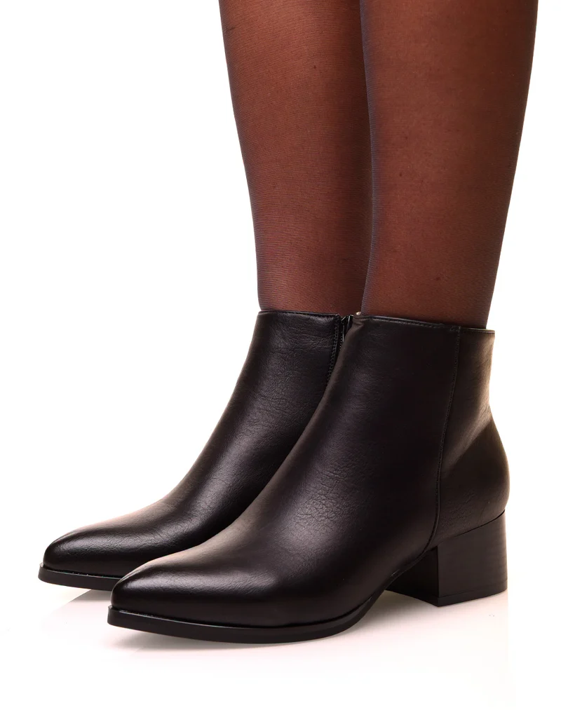 Bottines noires à talons carré et bouts pointus
