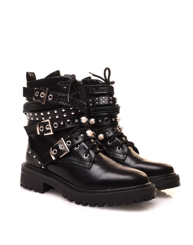 Bottines montantes noires à multiples lanières ornées de perles et de clous