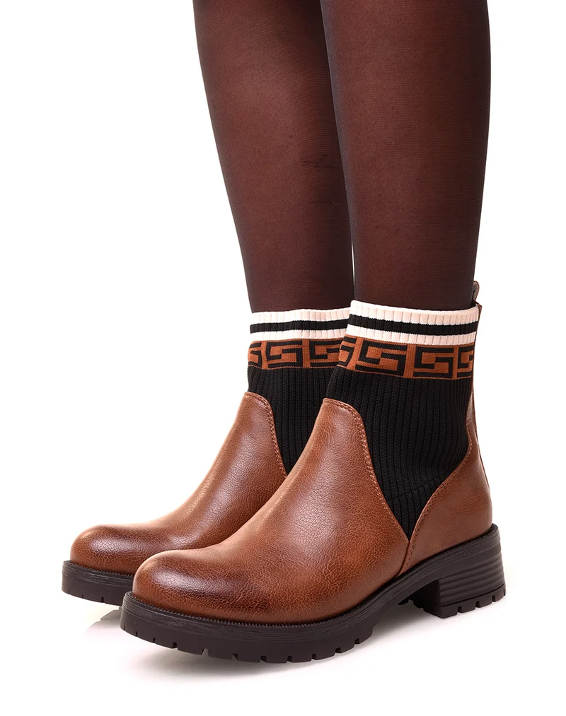 Bottines camel à effet chaussette