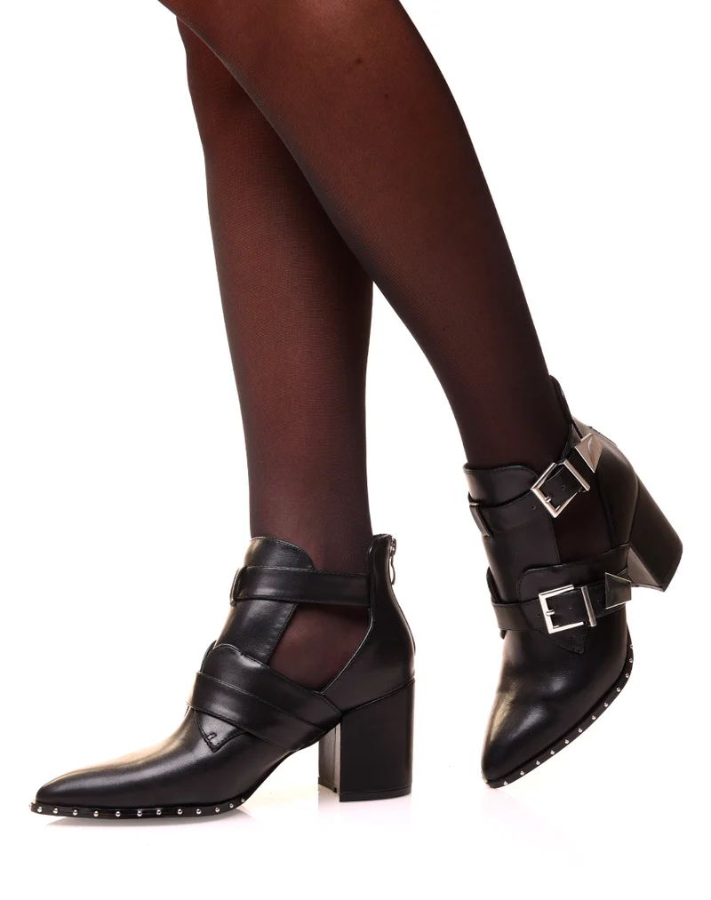 Bottines noires à talons ajourées de sangles