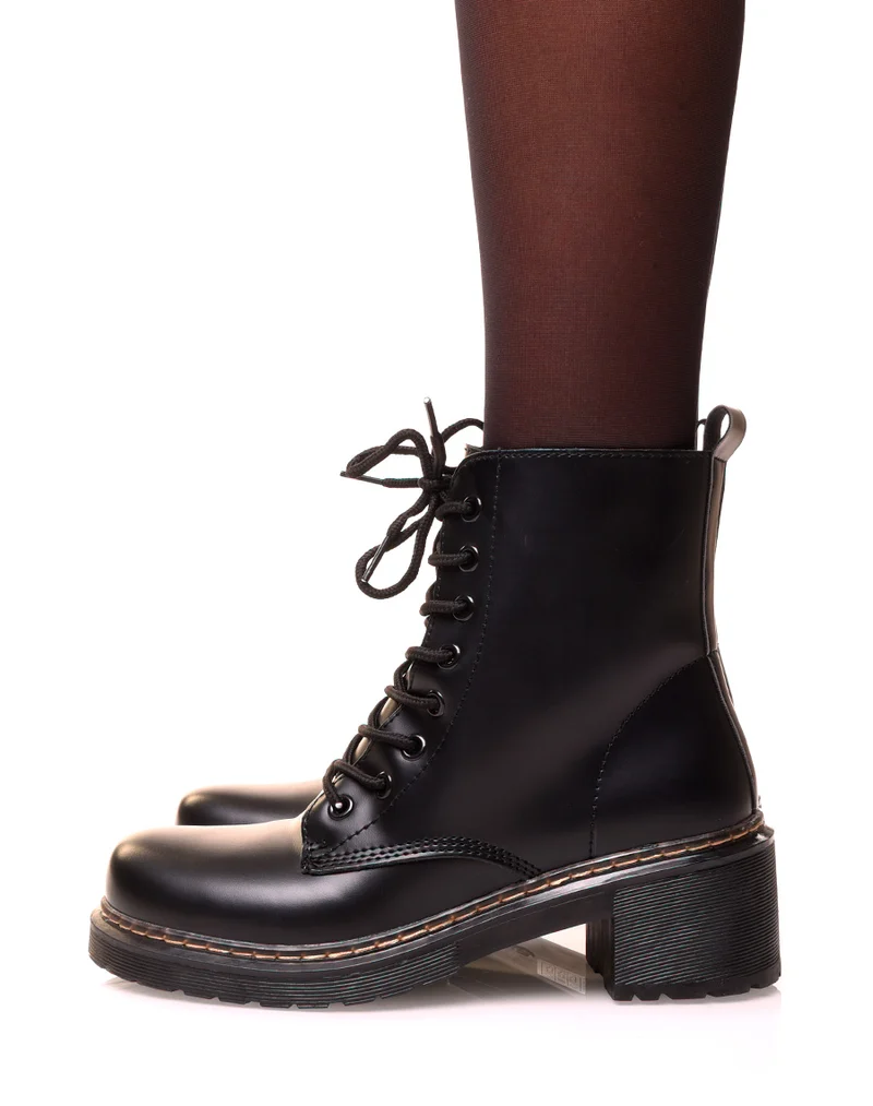 Bottines montantes noires à lacets