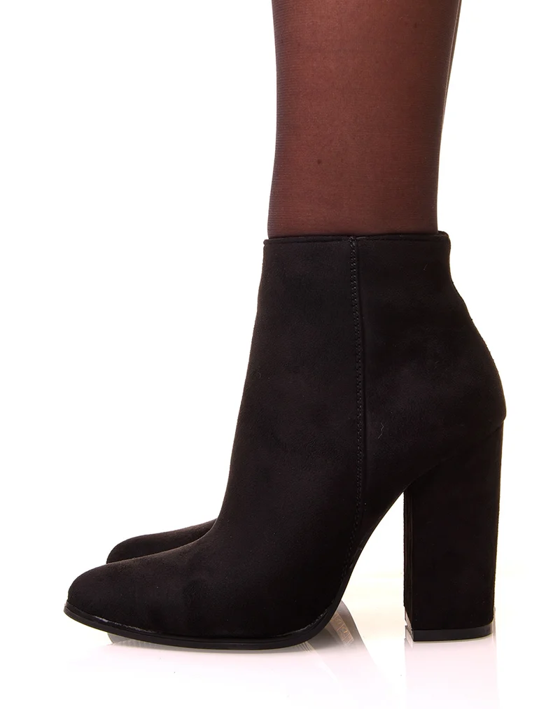 Bottines à talons et à bout pointu en suédine
