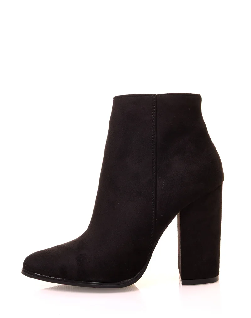 Bottines à talons et à bout pointu en suédine