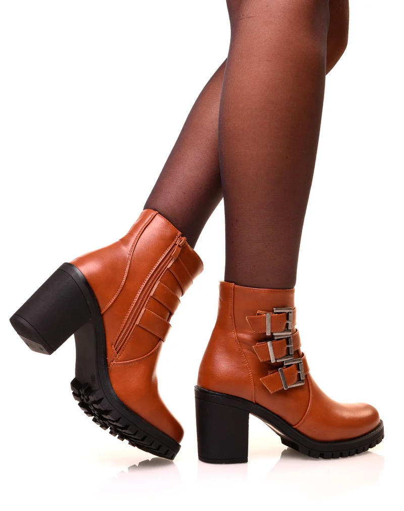 Bottines camel à talons et à sangles