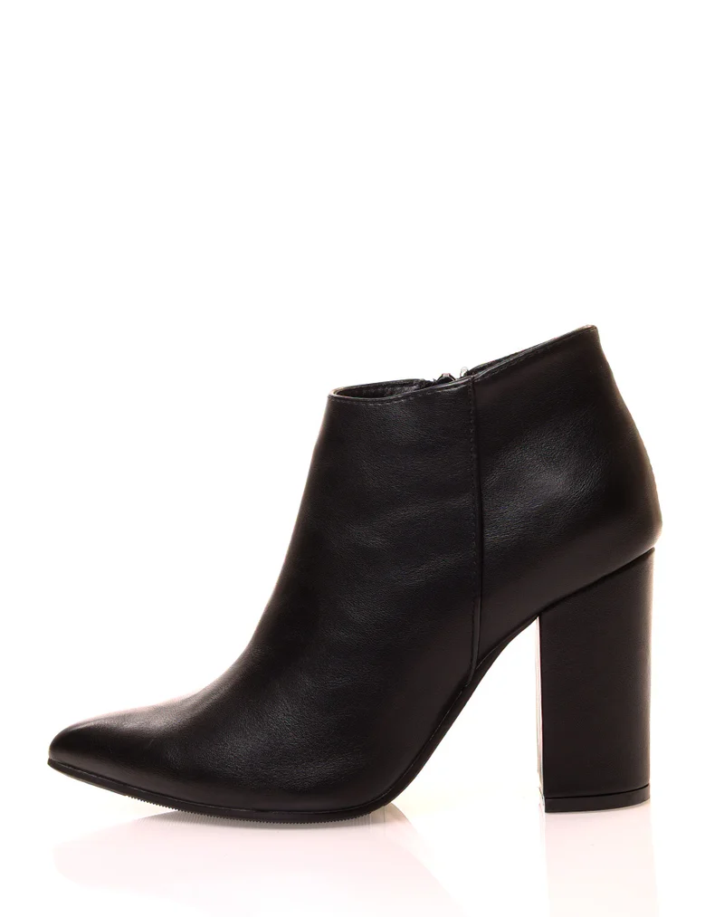 Bottines noires à talons et à bouts pointus