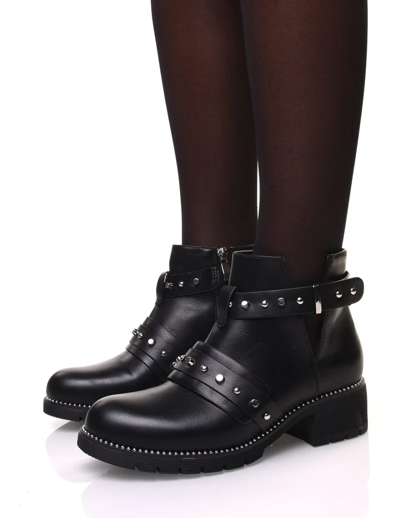 Bottines noires à lanières cloutées