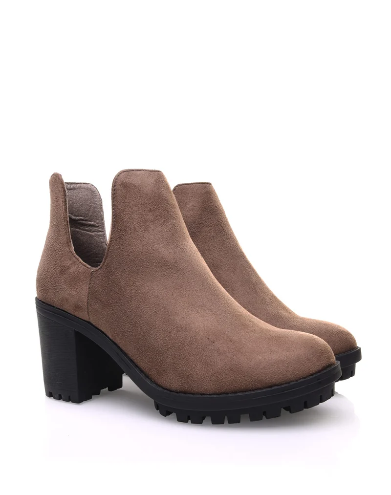 Bottines taupes ajourées et semelle crantée