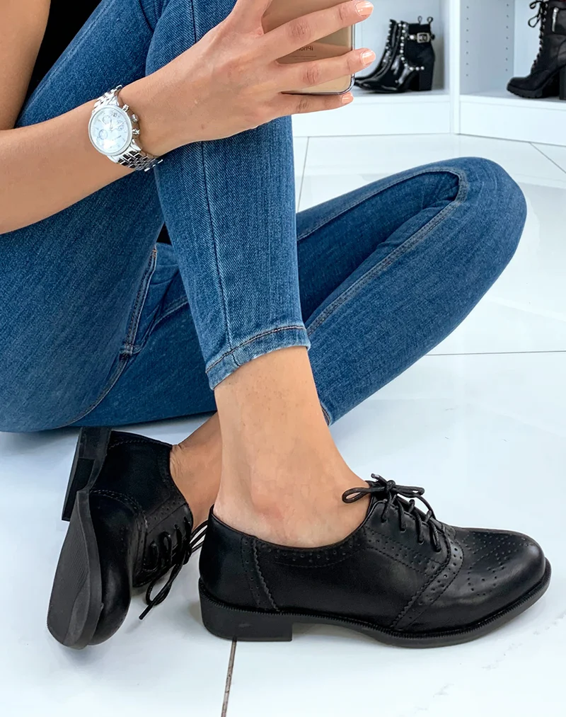 Derbies noires surpiquées à lacets