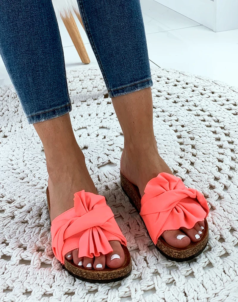 Mules corail en suédine à gros nœud volant