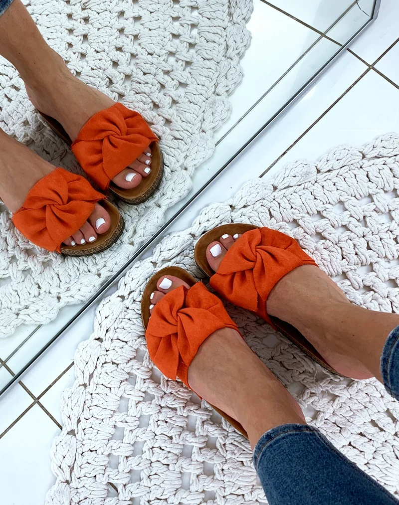 Mules orange en suédine à gros nœud
