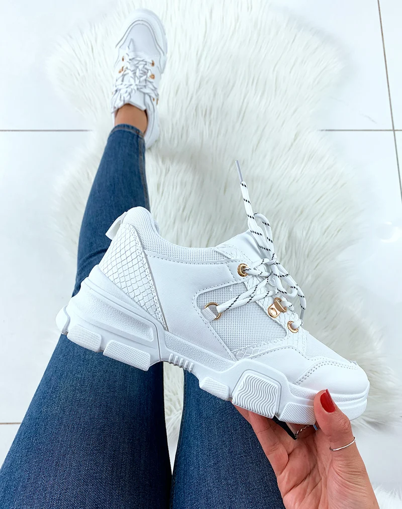 Baskets bi-matières blanches à semelles compensées et à lacets fantaisies