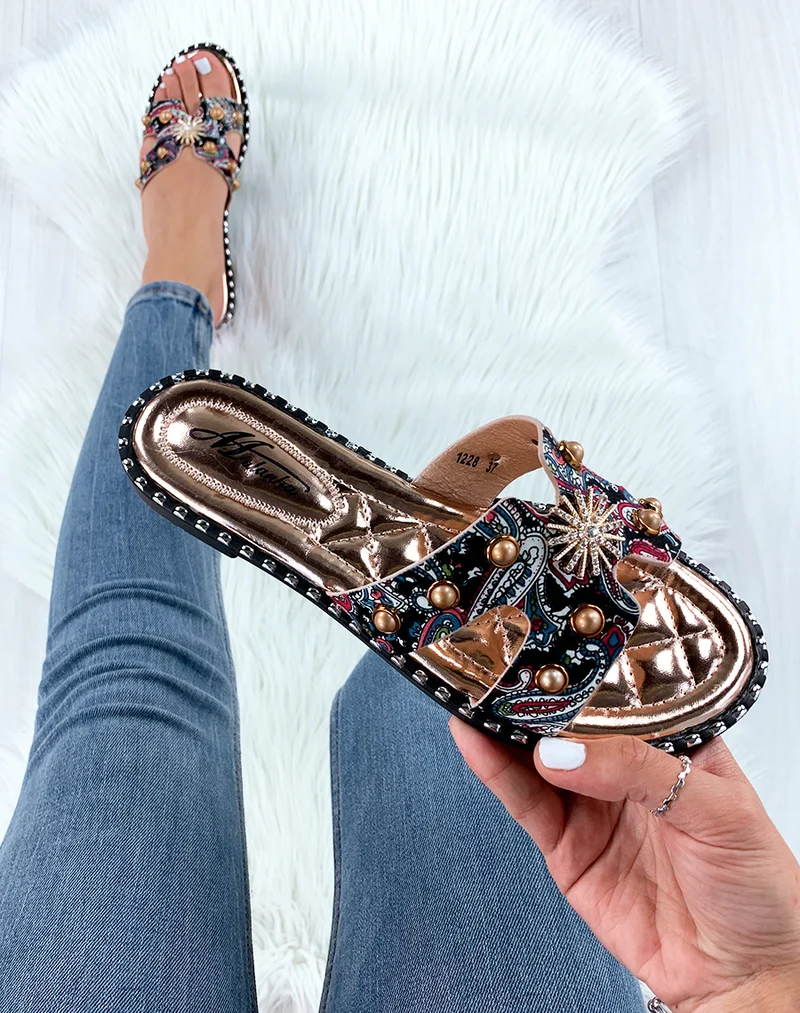 Mules roses dorées à ornement
