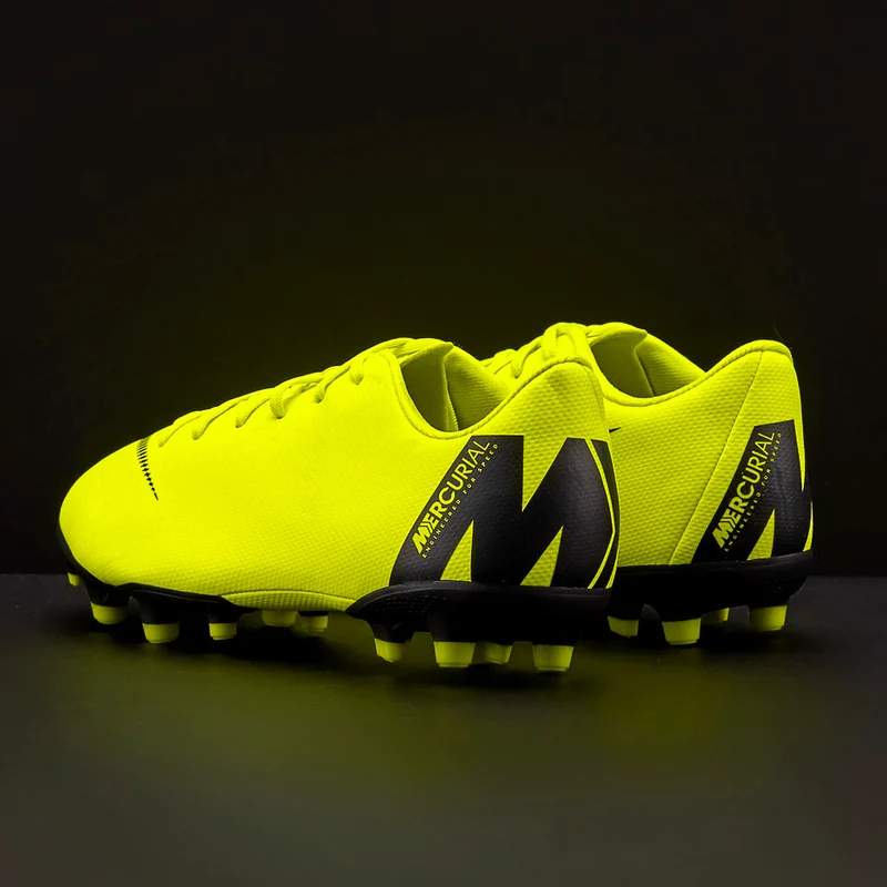Chaussure de football multi