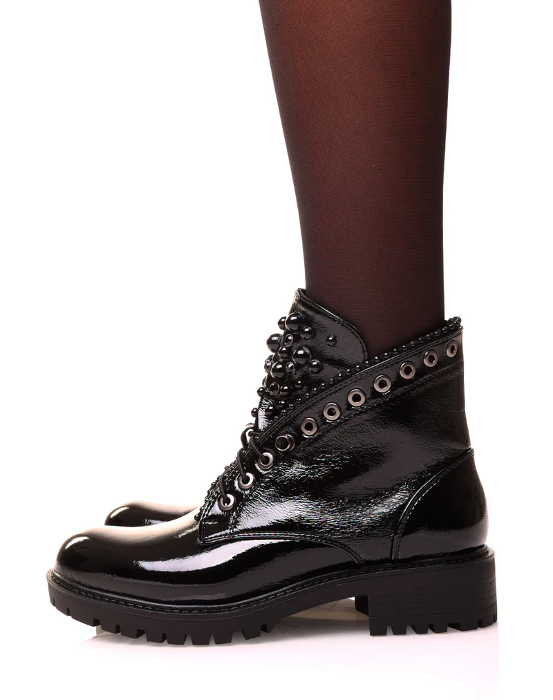 Bottine noire vernis ajouré de perles et de strass