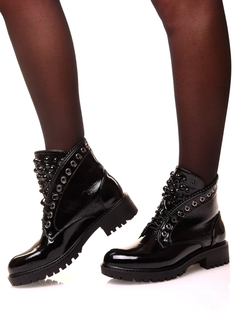 Bottine noire vernis ajouré de perles et de strass