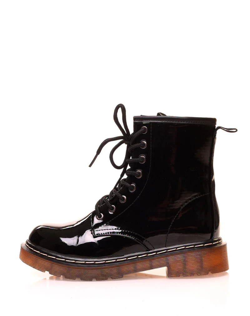 Bottines noires montantes vernies à lacets