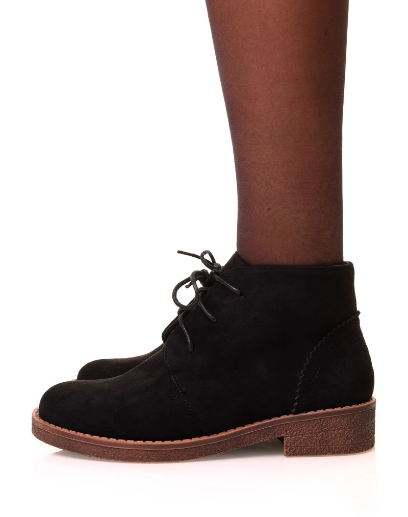 Bottines noires montantes en suédine à lacets