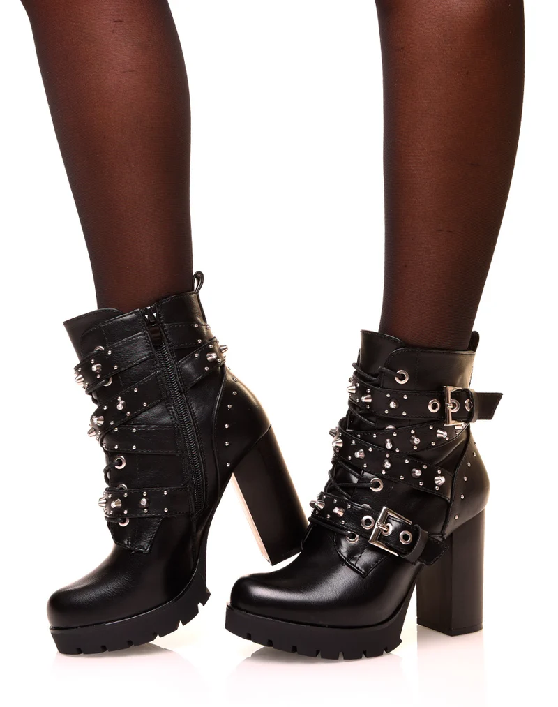 Bottines noires à lanières cloutées à talons