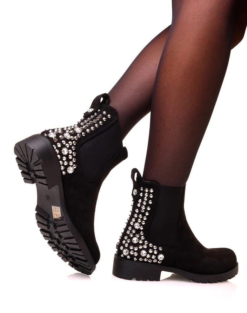 Chelsea boots noires en suédine ajourées de clous et de strass