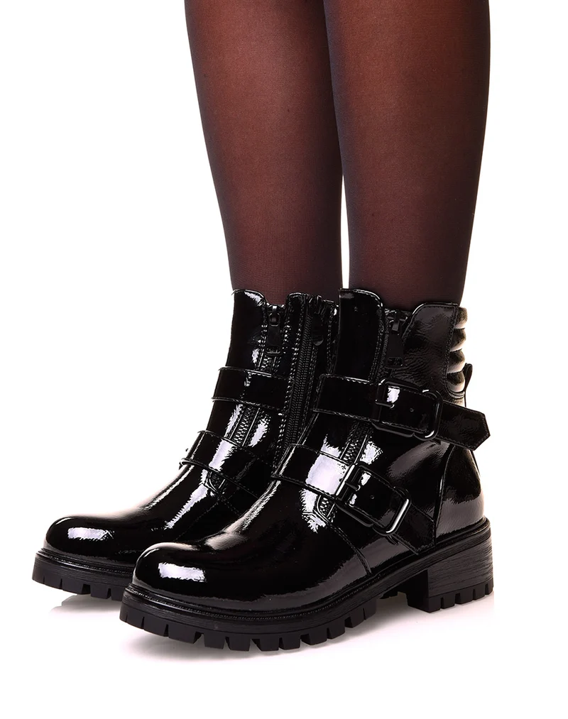 Boots plate noire vernis à multiple sangle