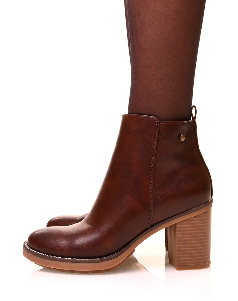 Bottines marrons à talons carrés